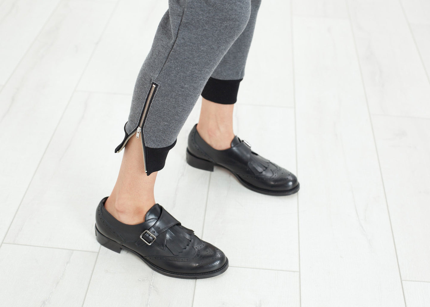 Golf Shoe in Black - women's shoes - Ethnicyug Amelia Toro