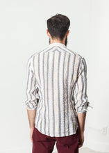 Load image into Gallery viewer, Linen Western Shirt in Beige/Blue
